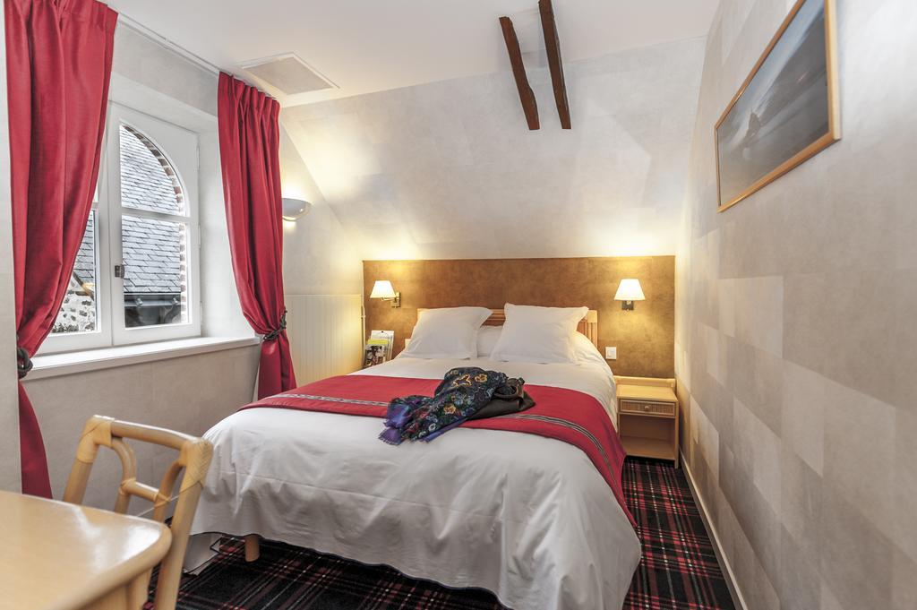 Au Relais Du Gue De Selle Hotel Mezangers Bagian luar foto