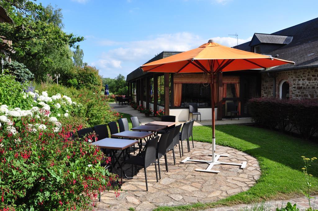 Au Relais Du Gue De Selle Hotel Mezangers Bagian luar foto